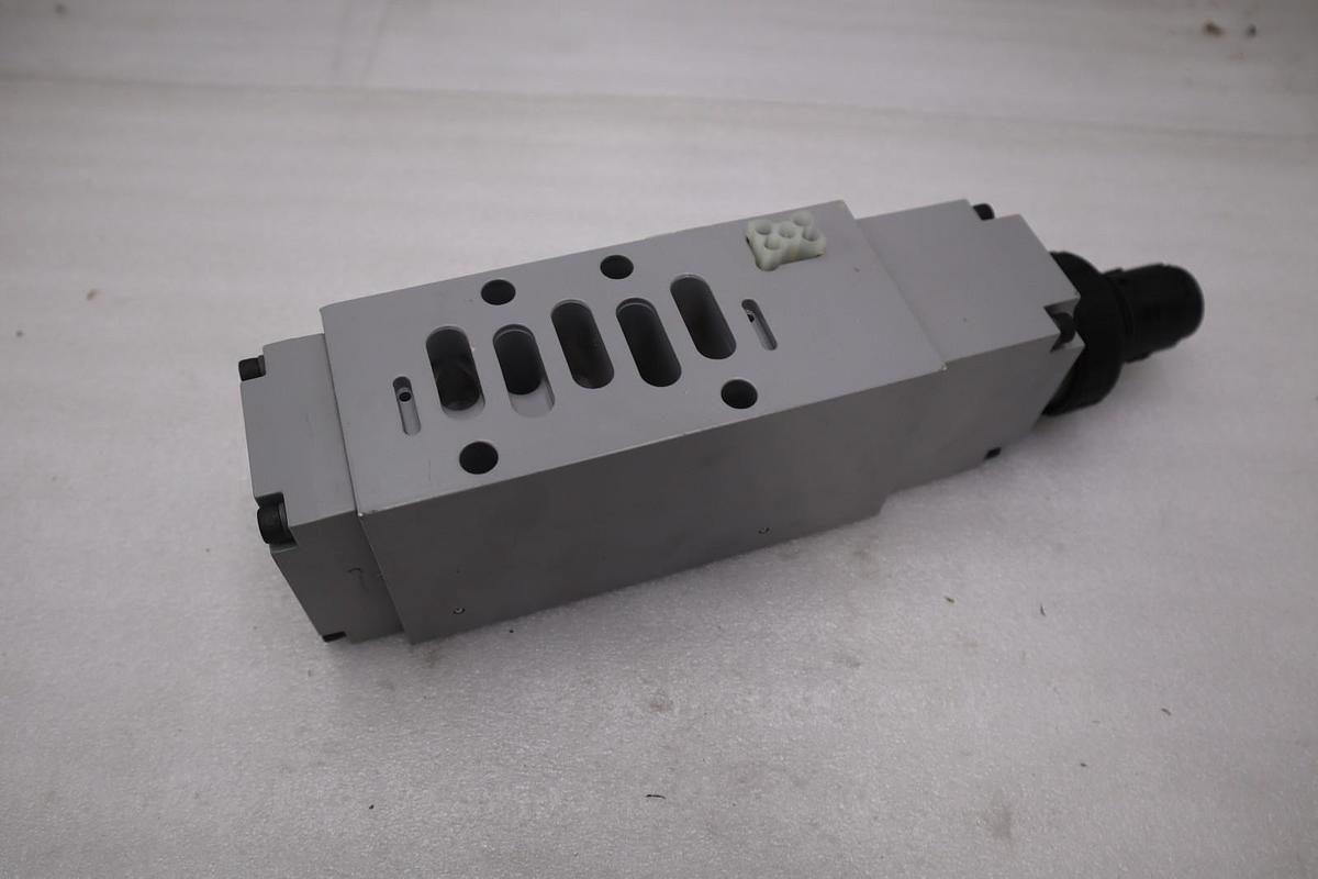 Used PARKERPS 4238250CP H3 IND REGULATOR GAGE/LINE NEW STOCK GF-718A