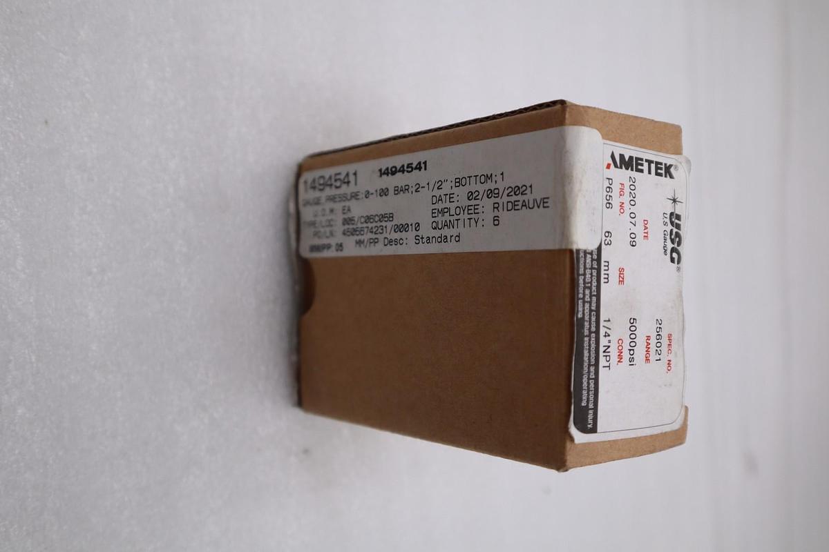 Ametek USG P656 Pressure Gauge 63MM 5000PSI 1/4NPT STOCK H1235A