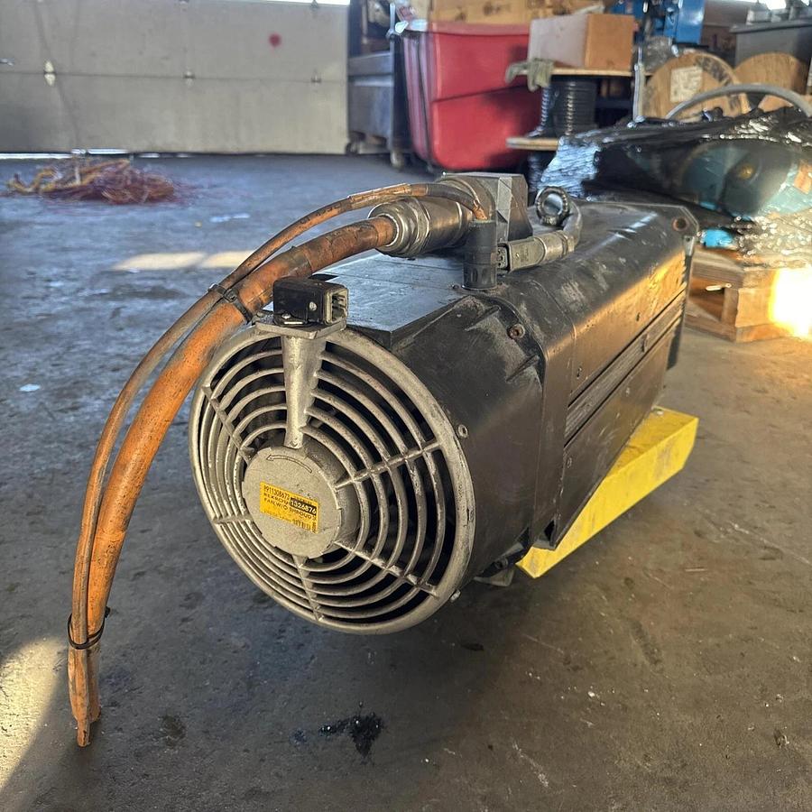 Used Rexroth R911309391 Servo Induction Motor MAD130D-0100-SA-S0-BQ1-35-N1 #HP130