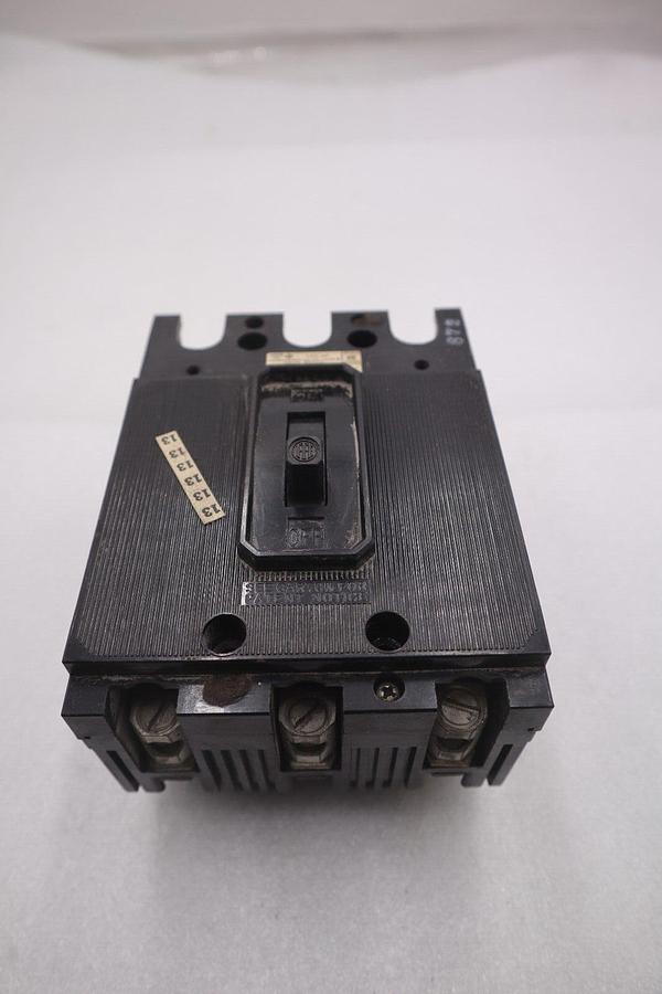 Used ITE SIEMENS EE3B040 EE3-B040 CIRCUIT BREAKER 40 AMP 3 POLE 240 Volt STOCK B-629