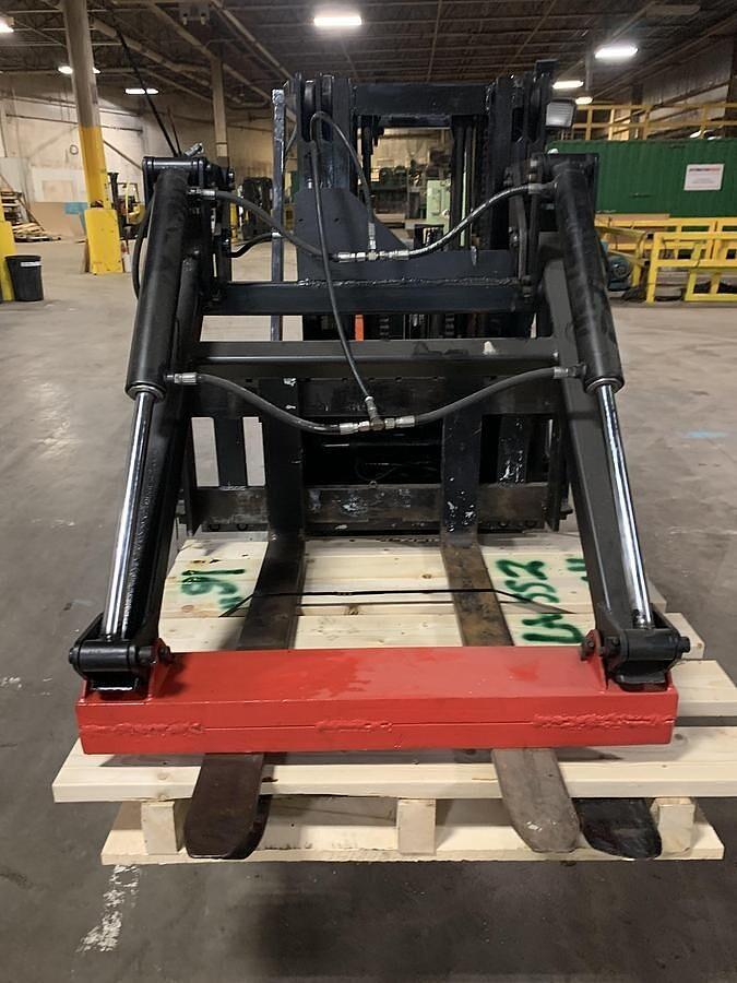 Used LONGREACH FORKLIFT ATTACHMENT CLASS II WITH HYDRAULIC CLAMPING 0CNC040W36001
