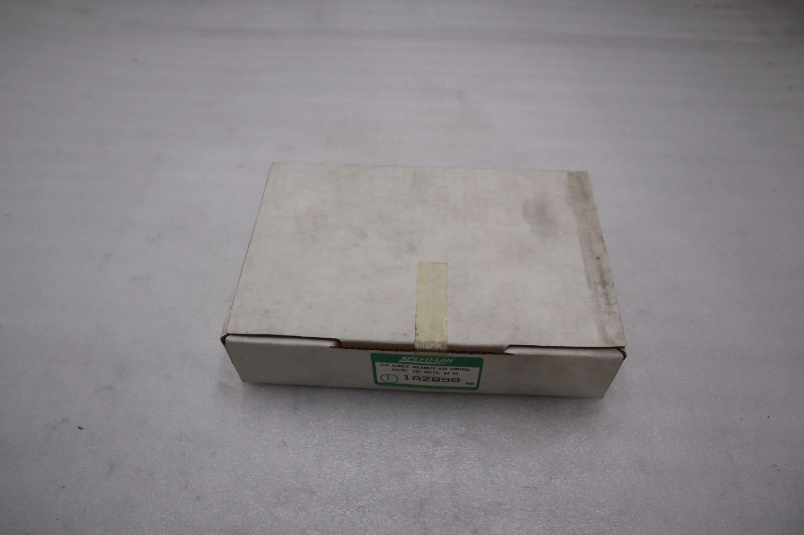 Used GRAINGER SPEEDAIRE MODEL 1A209B SINGLE SOLENOID AIR CONTROL VALVE NEW STOCK 6050