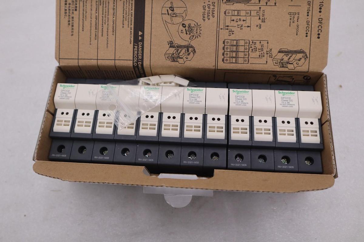 NEW SCHNEIDER ELECTRIC DFCC2V FUSE HOLDER CLASS CC 10x38 **BOX OF SIX** #GF-762A