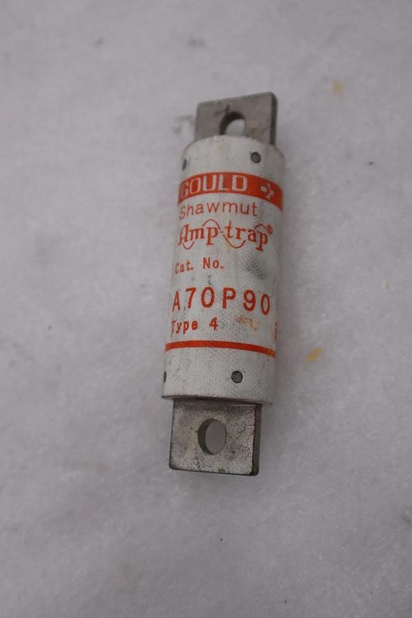Used LOT OF 4 - GOULD SHAWMUT AMPTRAP FUSE A70P90 TYPE 4 - STOCK GF613A