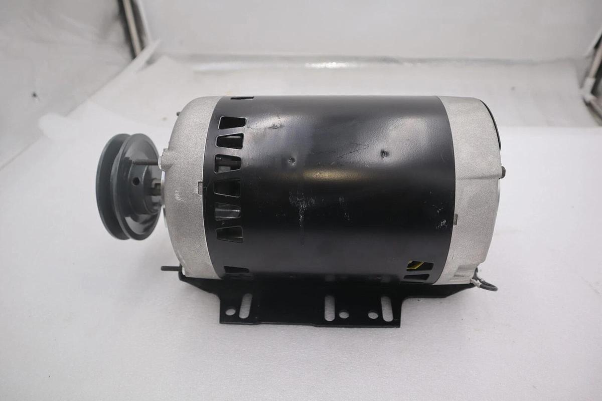 NEW OPEN BOX Century AC MOTOR H853V2 1-1/2 HP3-Phase Frame 56H STOCK 2176-A