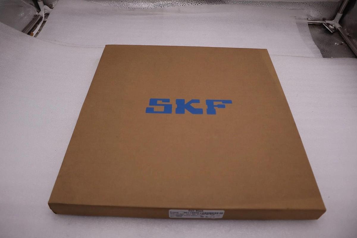 CR (SKF) Radial Shaft Seal 1350245 NEW IN BOX STOCK (EIGHT AVAILABLE) 1454B