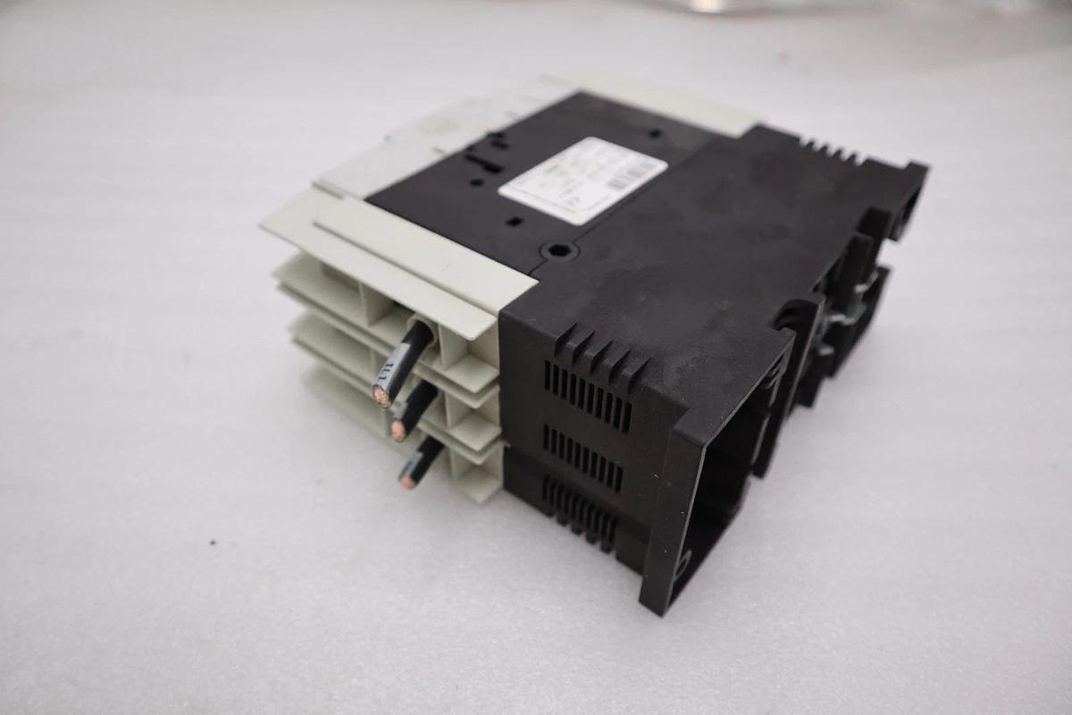 Used Siemens 3RV1742-5ED10 Circuit Breaker 30AMP STOCK H1831