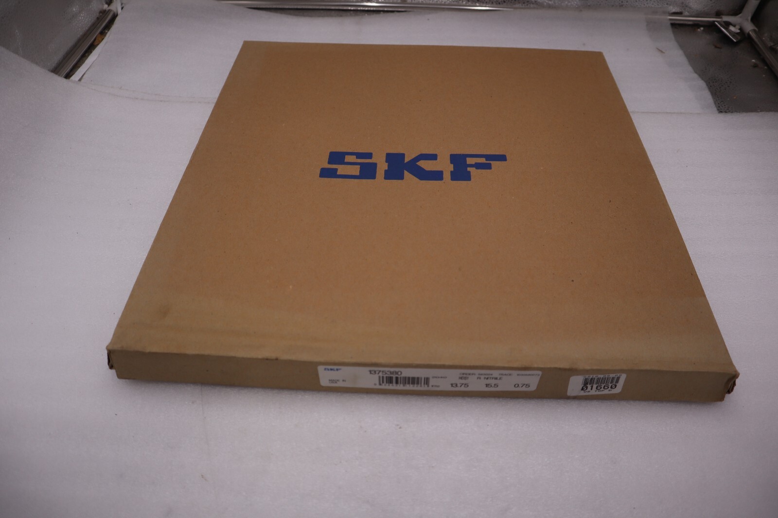 CR Seals (SKF) 1375380 Nitrile Oil Seal NEW IN BOX (FOUR AVAILABLE) STOCK 2242B