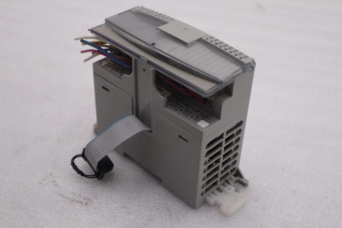 Used ALLEN BRADLEY 1762-IQ16 SER B MicroLogix 24VDC Input Module STOCK L-491C