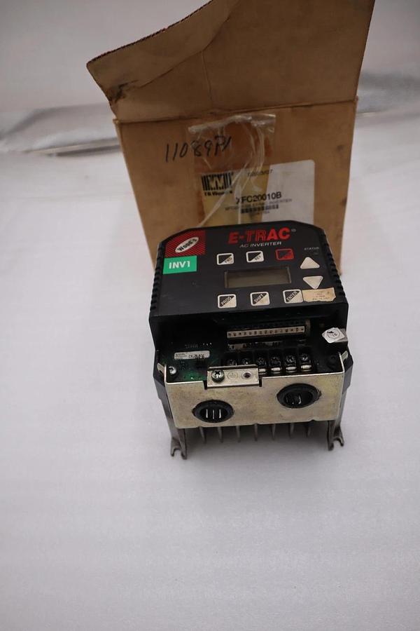 Used DANFOSS XFC2002-0B DRIVE MICRO-INVERTER XFC2000 SERIES INPUT: 208-230 VAC H1043