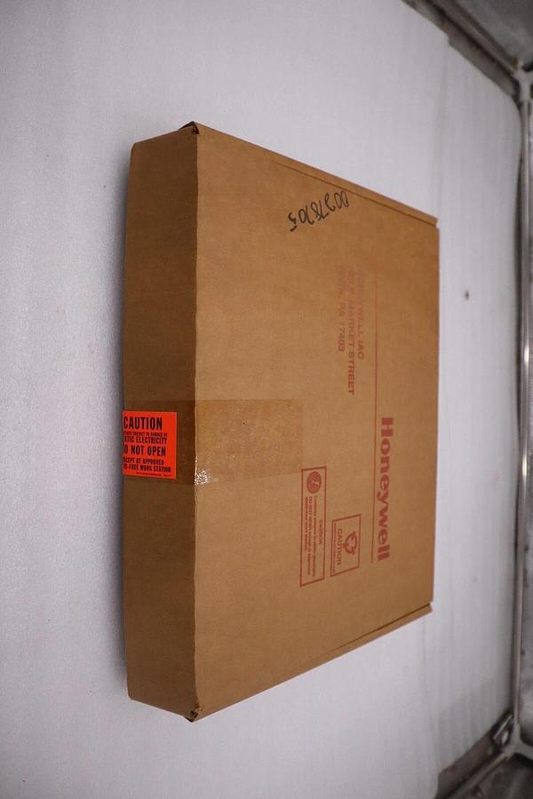 Used NEW IN BOX HONEYWELL 30732396-501 HIWAY LOGIC PWB STOCK G607