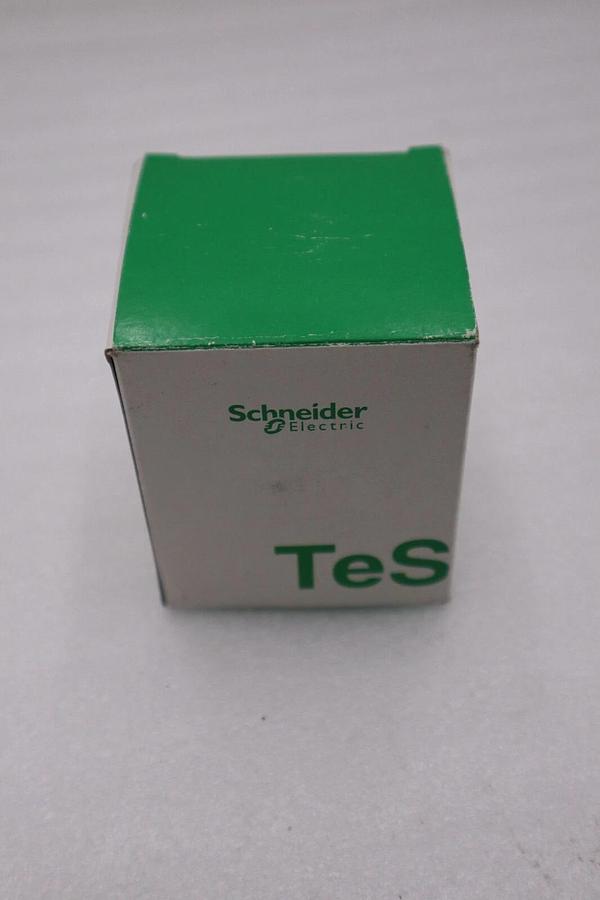 Used NEW OPEN BOX SCHNEIDER ELECTRIC KCF1PZ OPERATING MECHANISM STOCK H422A