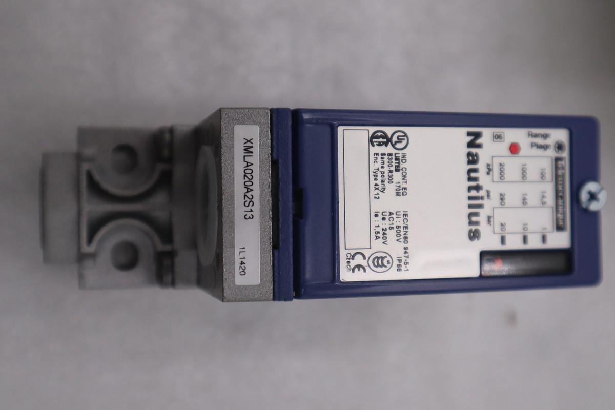 NEW TELEMECANIQUE Pressure Sensors XMLA020A2S13 STOCK K1670A