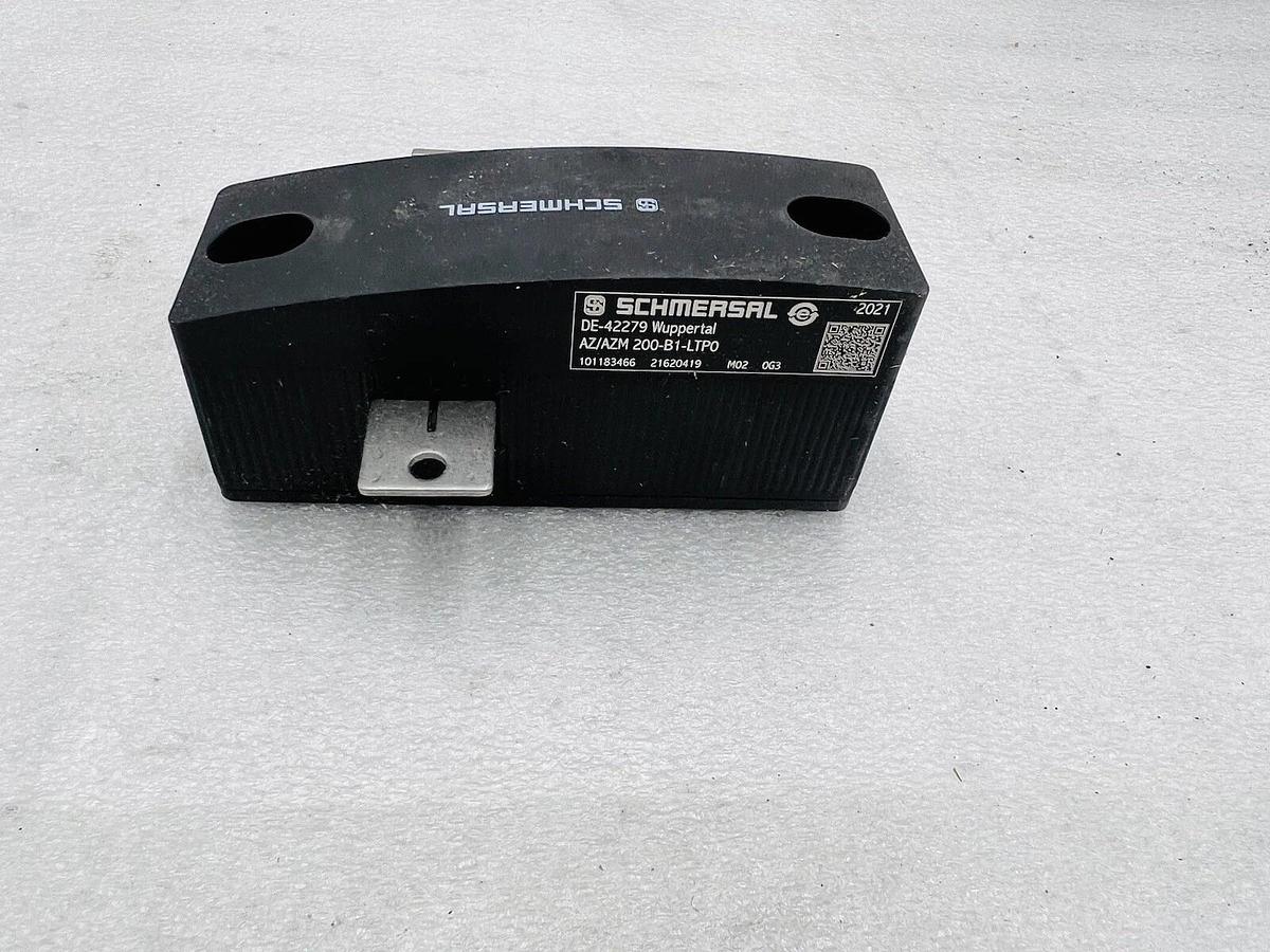 Schmersal AZ/AZM200-B1-LTP0 Solenoid Interlock STOCK 3949