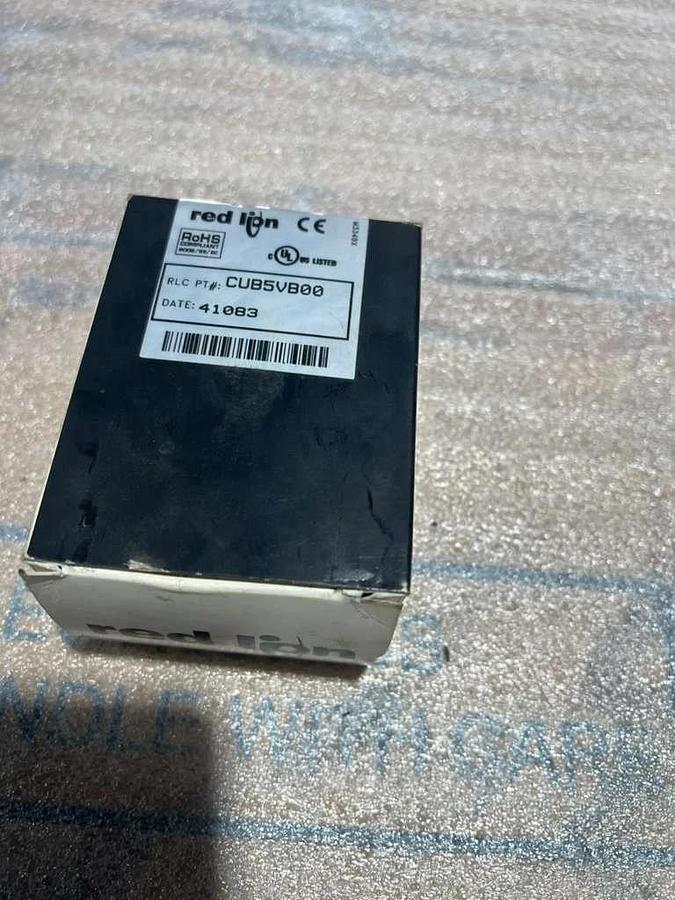 NEW OPEN BOX RED LION CONTROLS CUB5VB00 VOLTAGE METER STK L801CC
