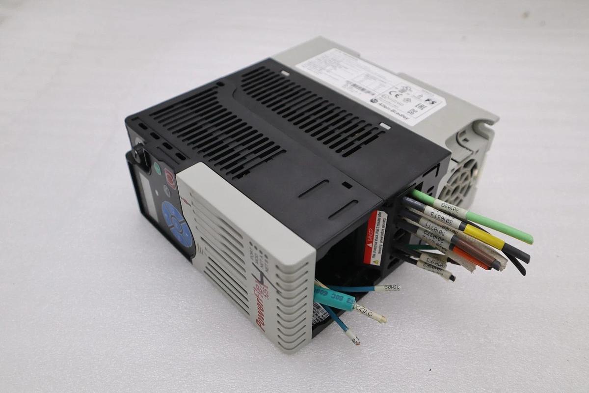 Used USED ALLEN BRADLEY 25B-D2P3N104 POWERFLEX 525 SER. A 1.0HP 25BD2P3N104 #H1820