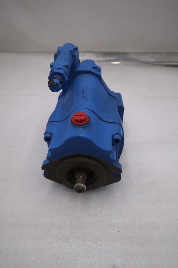 Used NEW EATON 123AL00359A PISTON PUMP PVM020ER STOCK GF-672