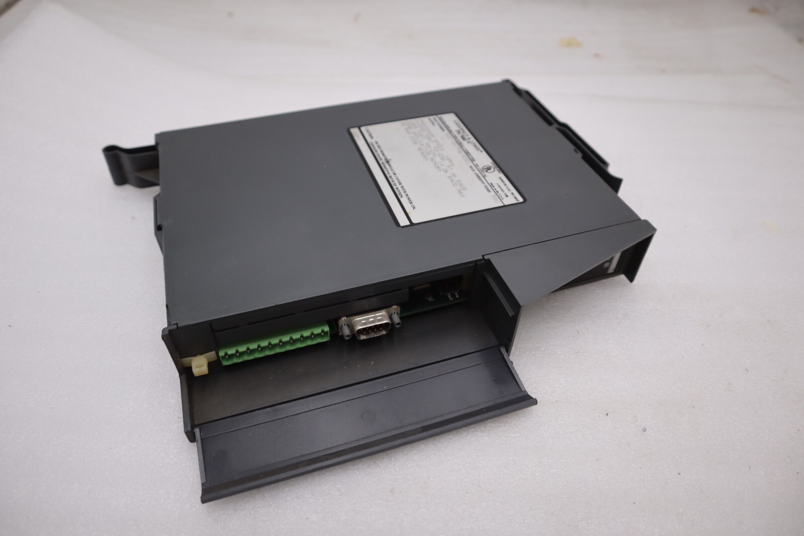 Used FIVES GIDDINGS & LEWIS 502-03794-40R1 PIC900 PROGRAMMABLE INDUSTRIAL COMPUTER