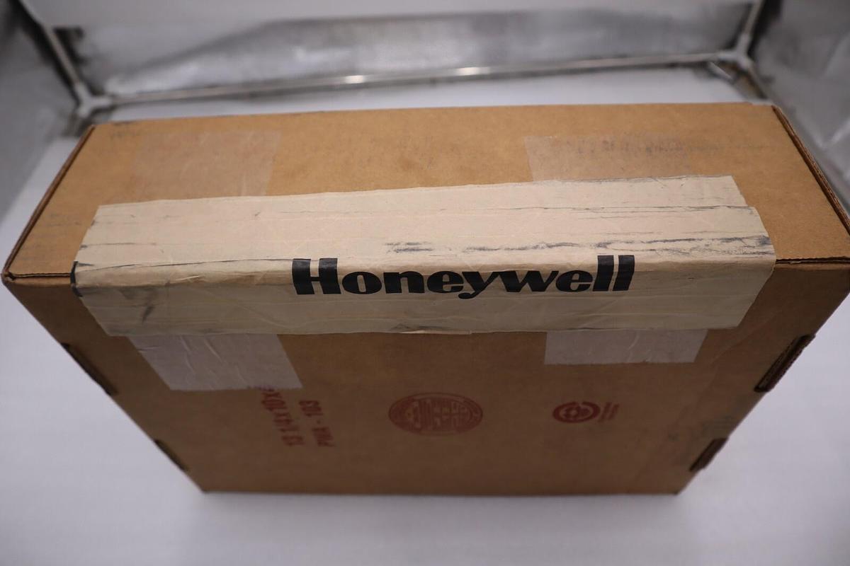 NEW IN BOX HONEYWELL ASSY NO 51153850-100 BOARD STOCK G63