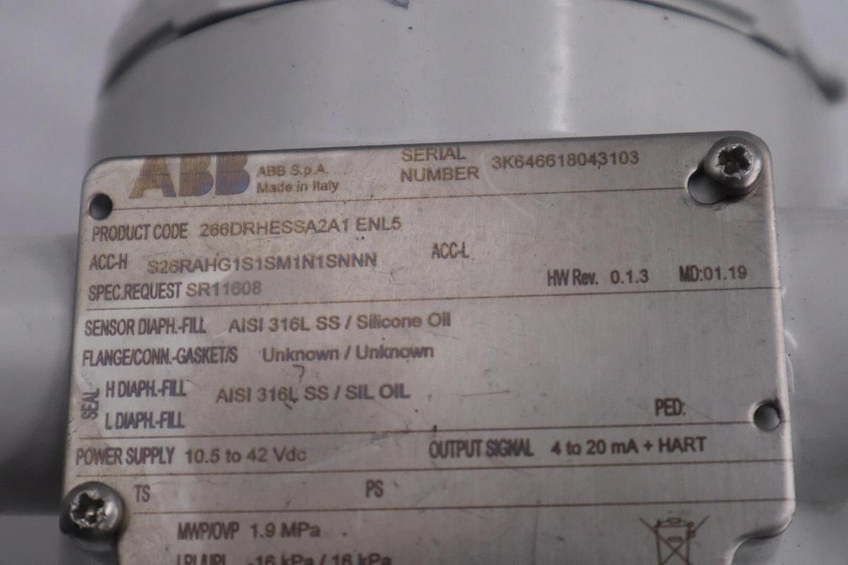 Used NEW ABB 2600T 266DRHESSA2A1 ENL5 PREUSSURE TRANSMITTER STOCK G239A