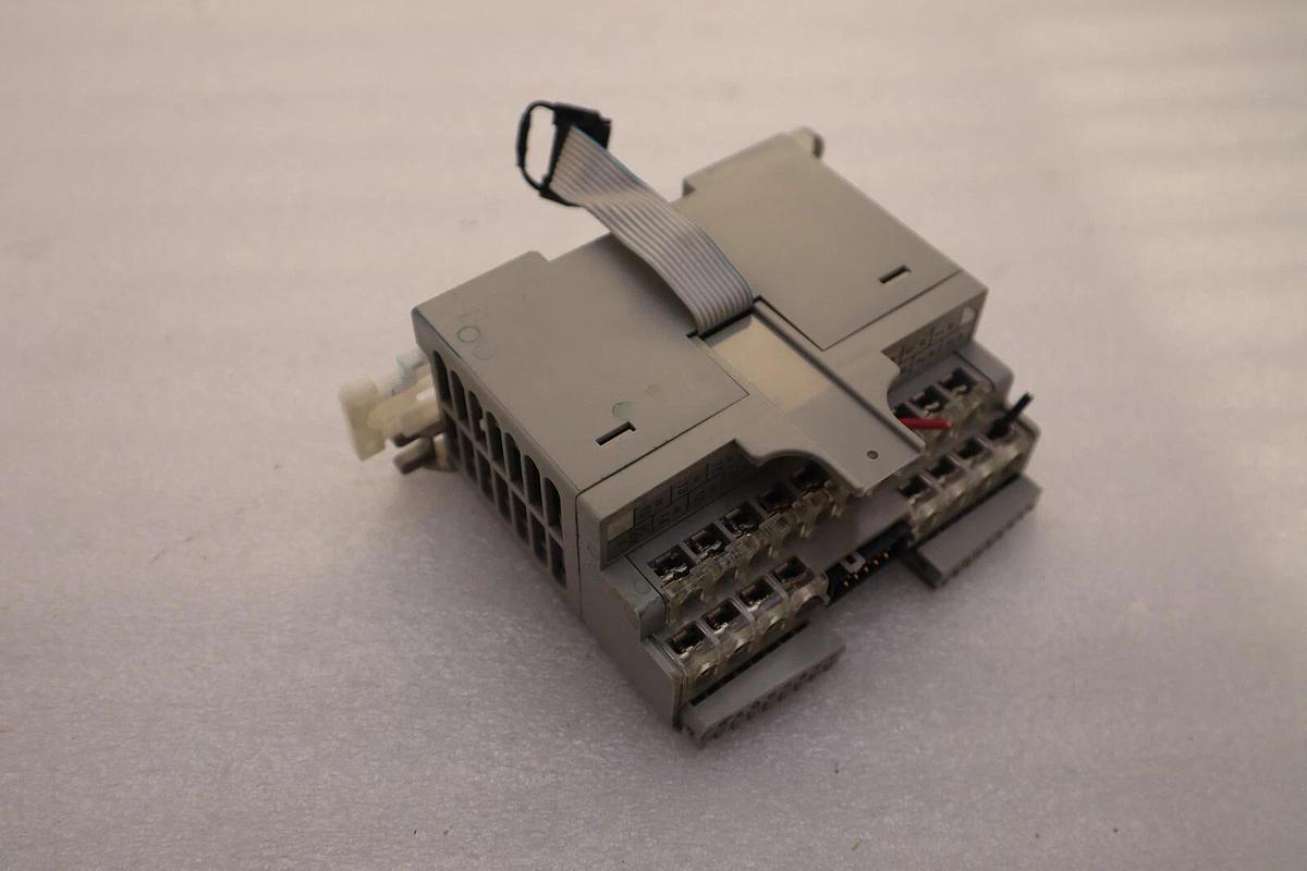 Used Allen-Bradley 1762-IQ16 MicroLogix 16 PT 24V DC Input STOCK K-693-C