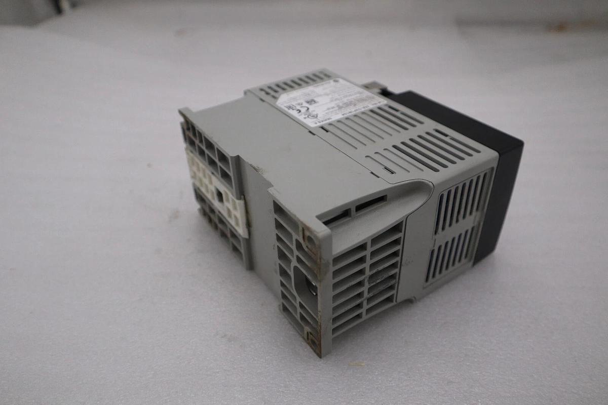 Used Allen Bradley 22A-D2P3N104/A PowerFlex 4 AC Drive 480V 3Ph 1HP 2.3A STOCK H90A