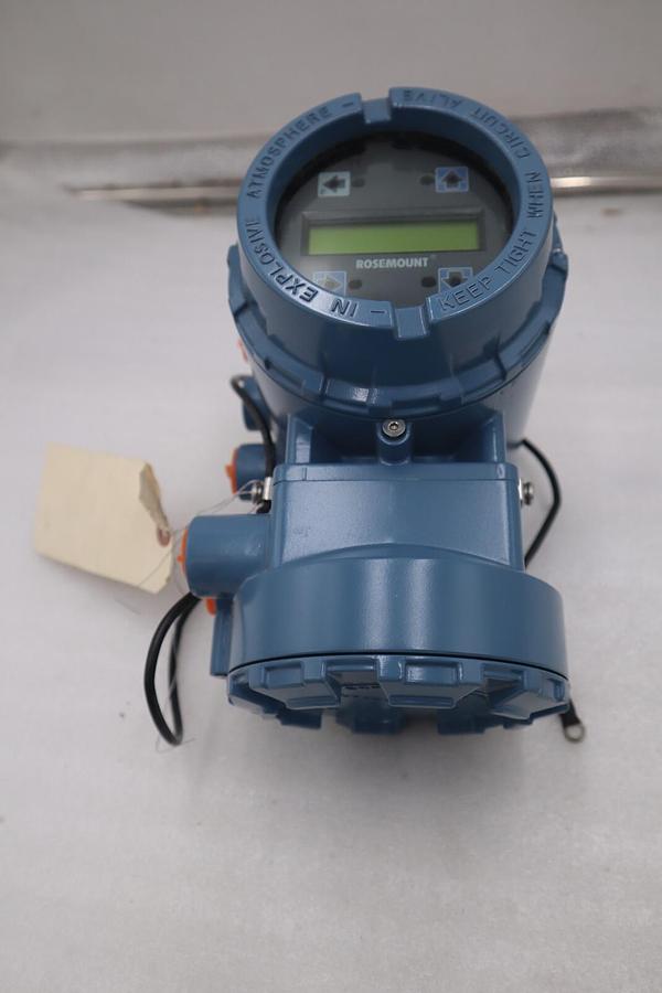 Used ROSEMOUNT TRANSMITTER MODEL C1151GP3E12M1B1C6 NEW UNIT STOCK 5589A