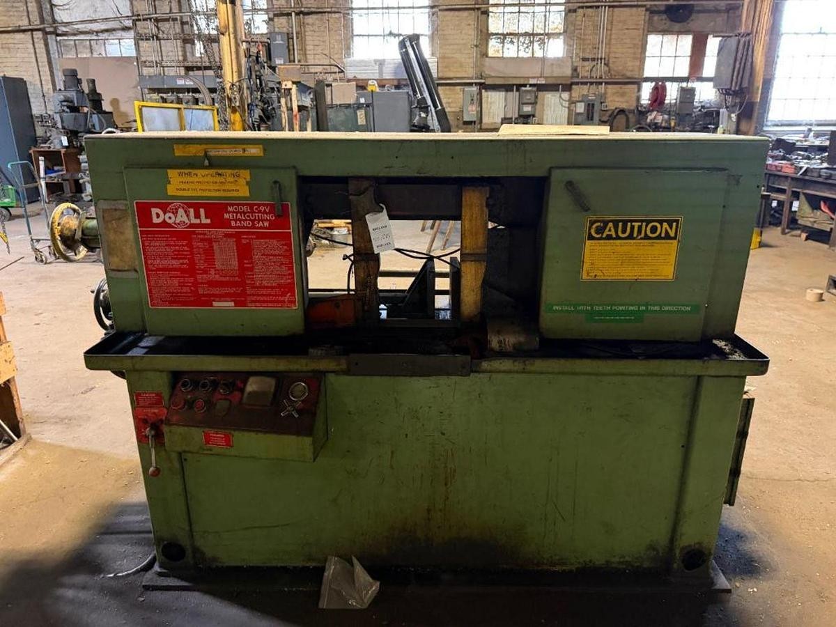 Used DOALL MODEL C-9V METALCUTTING BAND SAW