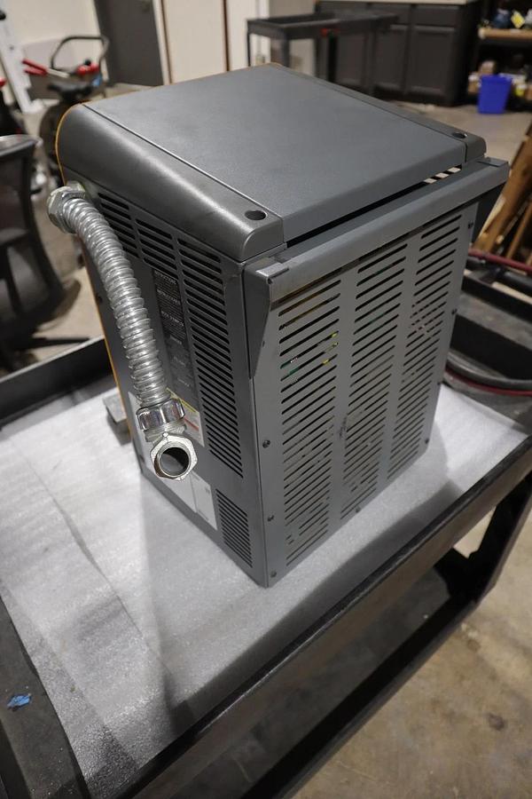 Used ENERSYS EI3-HL-4Y ENFORCER IMPAQ FORKLIFT BATTERY CHARGER 480V 3PH 50/60HZ