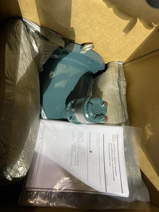 Used NEW 12” YOKOGAWA FLOWMETER AXG300 / axg300-ceff2ba1at212bnnnnn/grl Stock S-266