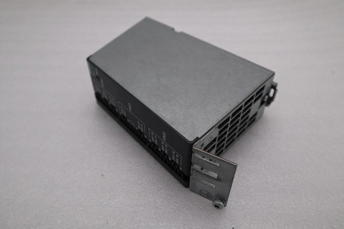 Siemens 6SL3055-0AA00-3HA0 TM17 Terminal Module 16x DI/O 24VDC 0.5A STK H880A