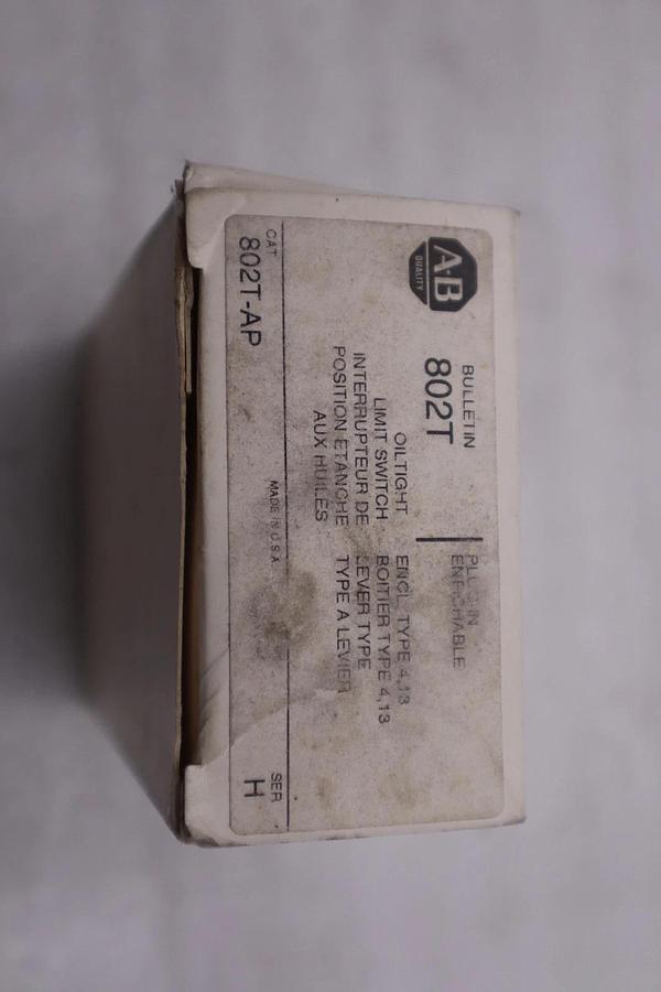 NEW OPEN BOX AB Allen-Bradley 802T-AP Oil Tight Limit Switch 802T-AP STK GF332A