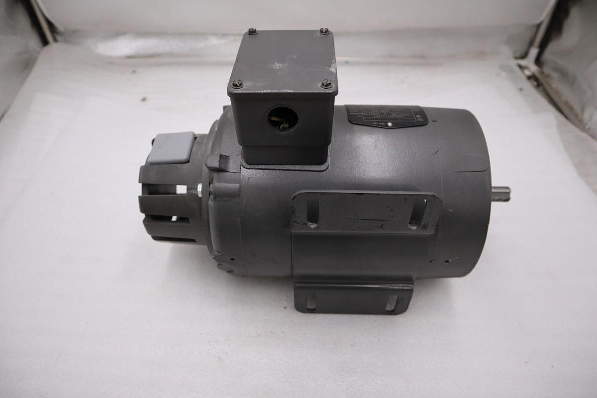 New Baldor IDNM3534 Inverter Duty AC Motor .33HP 1725RPM 3PH 60Hz STOCK H1573