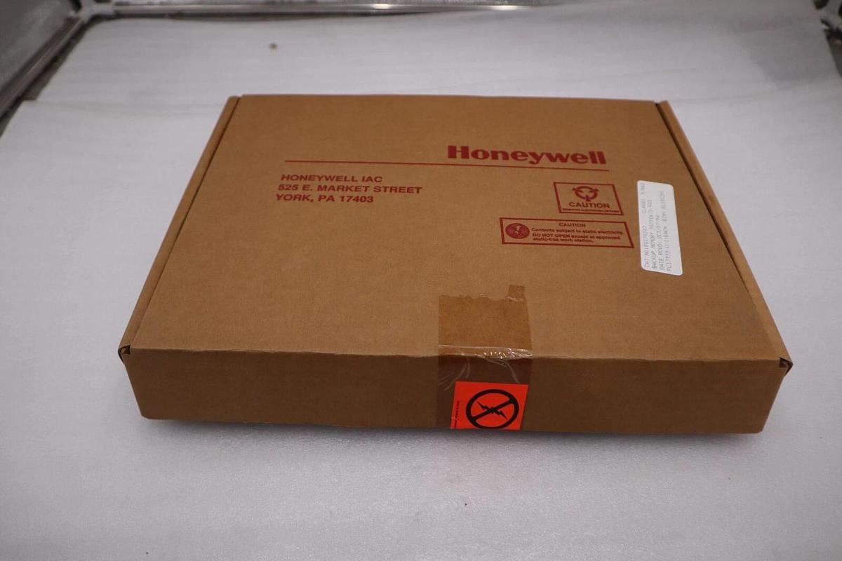 NEW OPEN BOX Honeywell 30731673-501 Core Memory Card PLC Rack Circuit Board G611