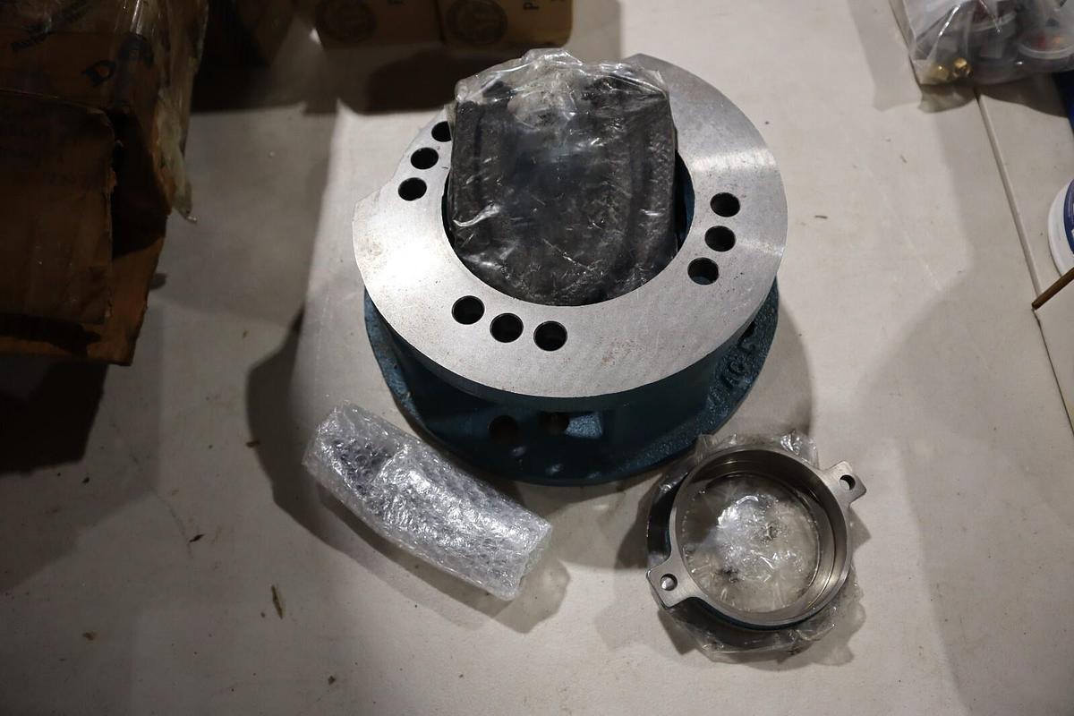 NEW IN BOX DODGE AC5 ADJ PACK ADPT ASSY 356158 STOCK H1063