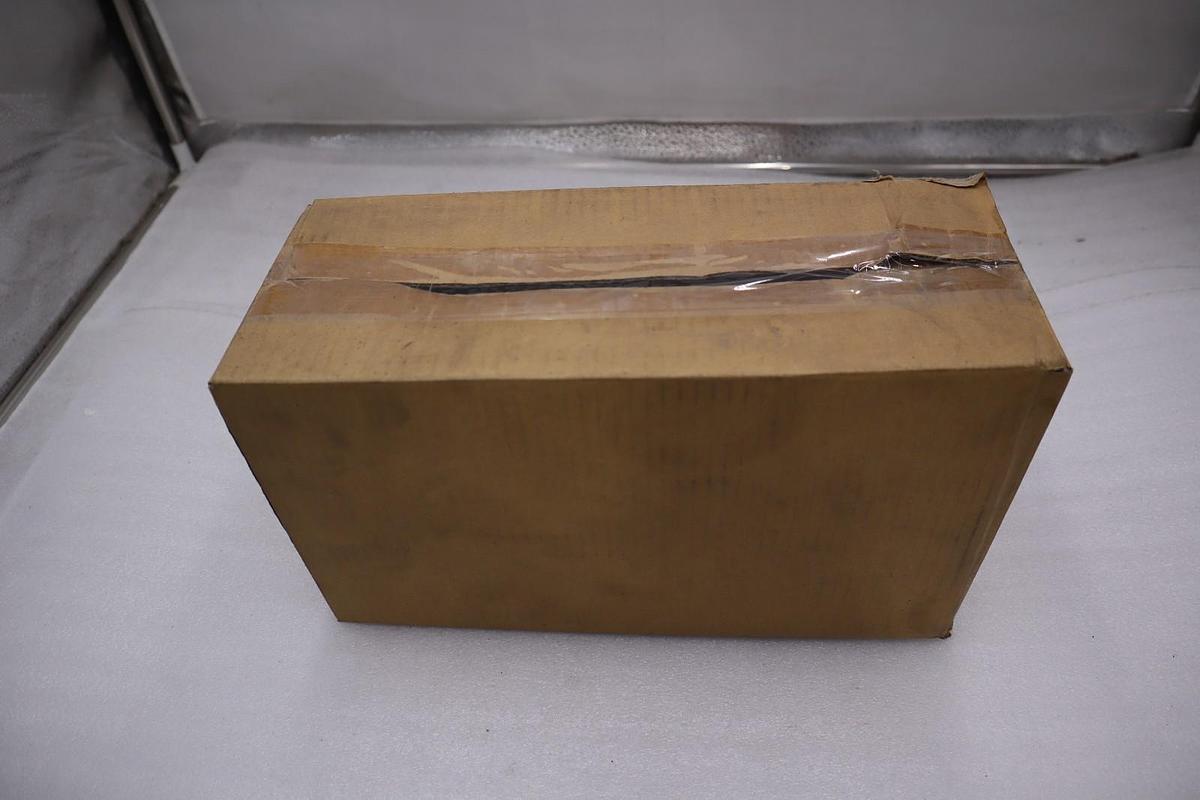 Used NEW OPEN BOX FANUC B2/3000 A06B-0032-B175#7000 Servo Motor STK GF90