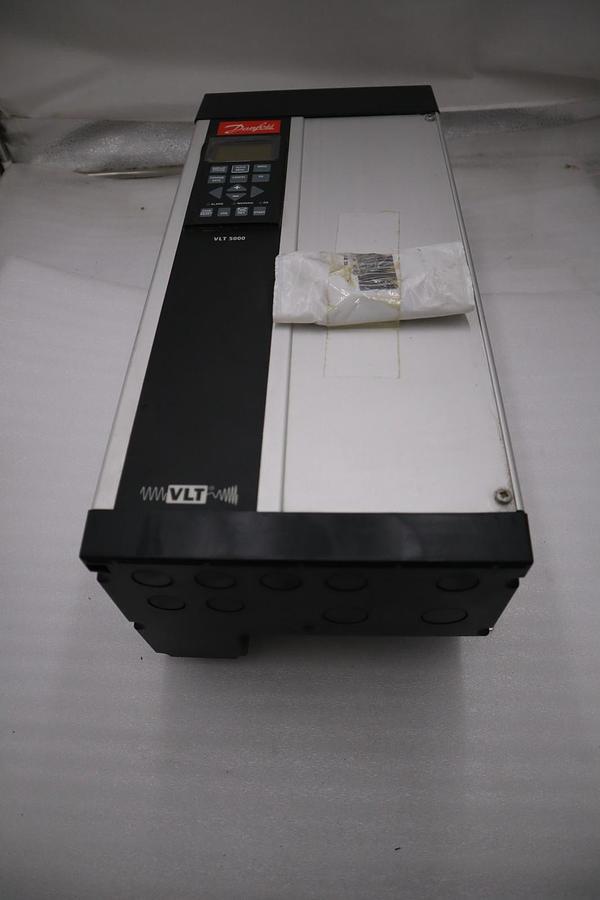 NEW DANFOSS VLT5006 PT5C54STR3DLF00A00C0 175Z0293 VARIABLE SPEED DRIVE #H1105