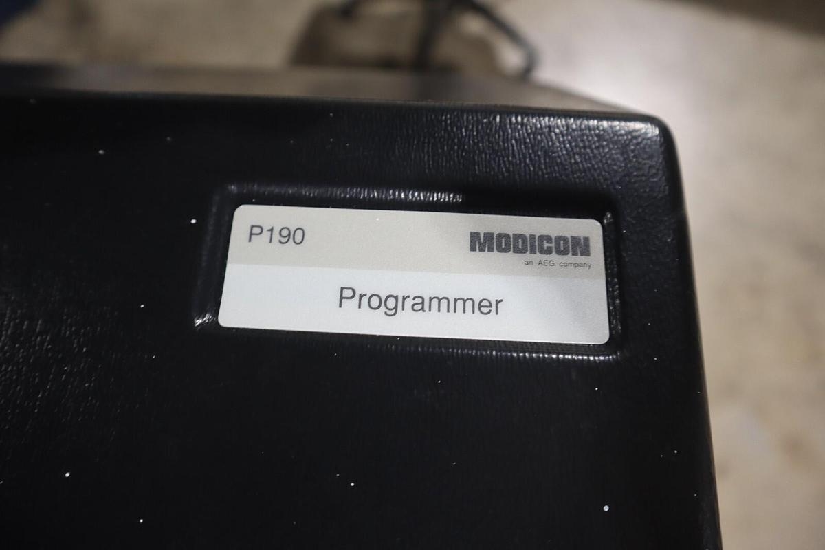 Used SCHNEIDER ELECTRIC AS-P190-212 / ASP190212 (USED) STOCK G261