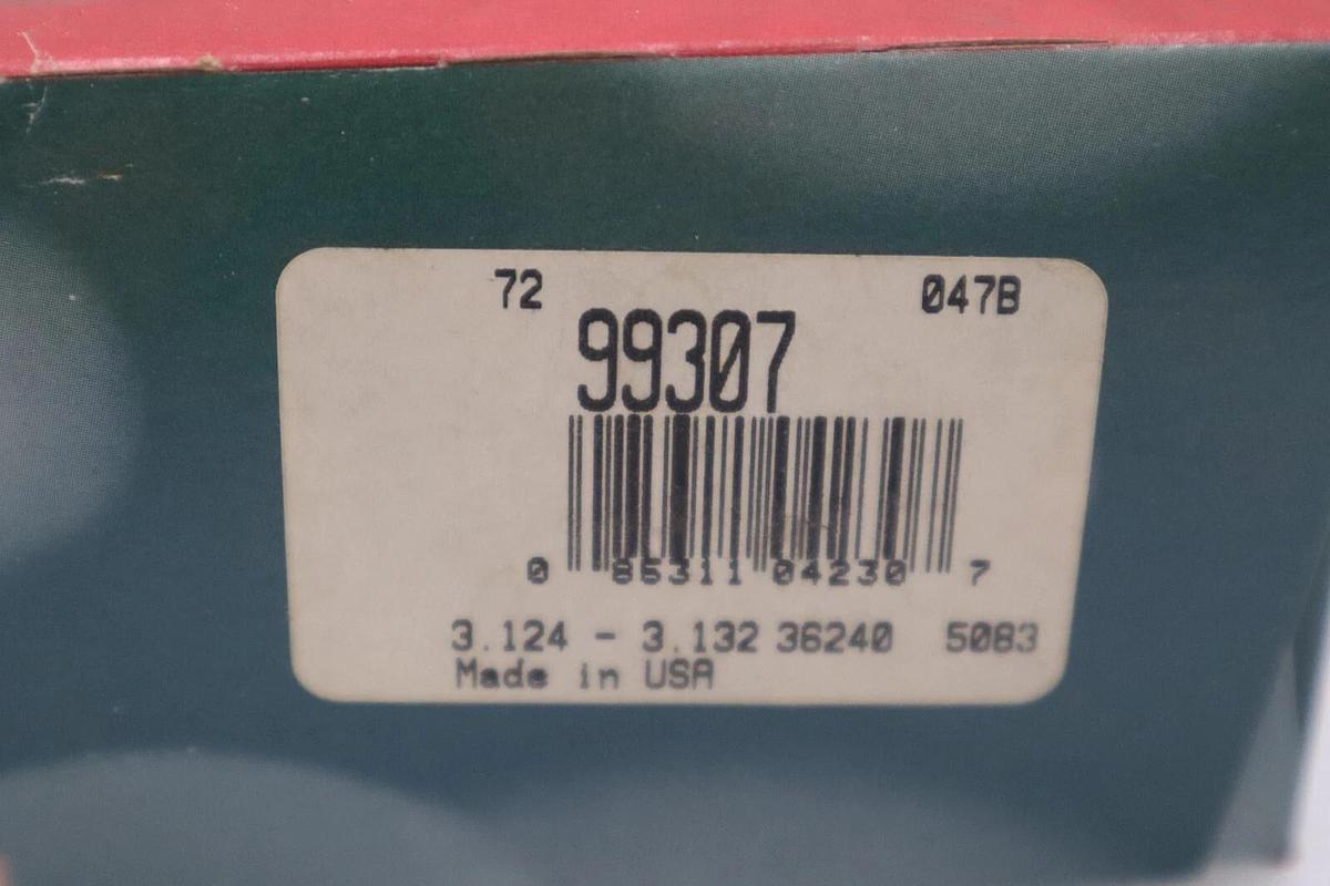 Used NEW CR Seals 99307 Wear Sleeve-3.125 in Shaft Dia., 0.551 in Width STOCK 5652A