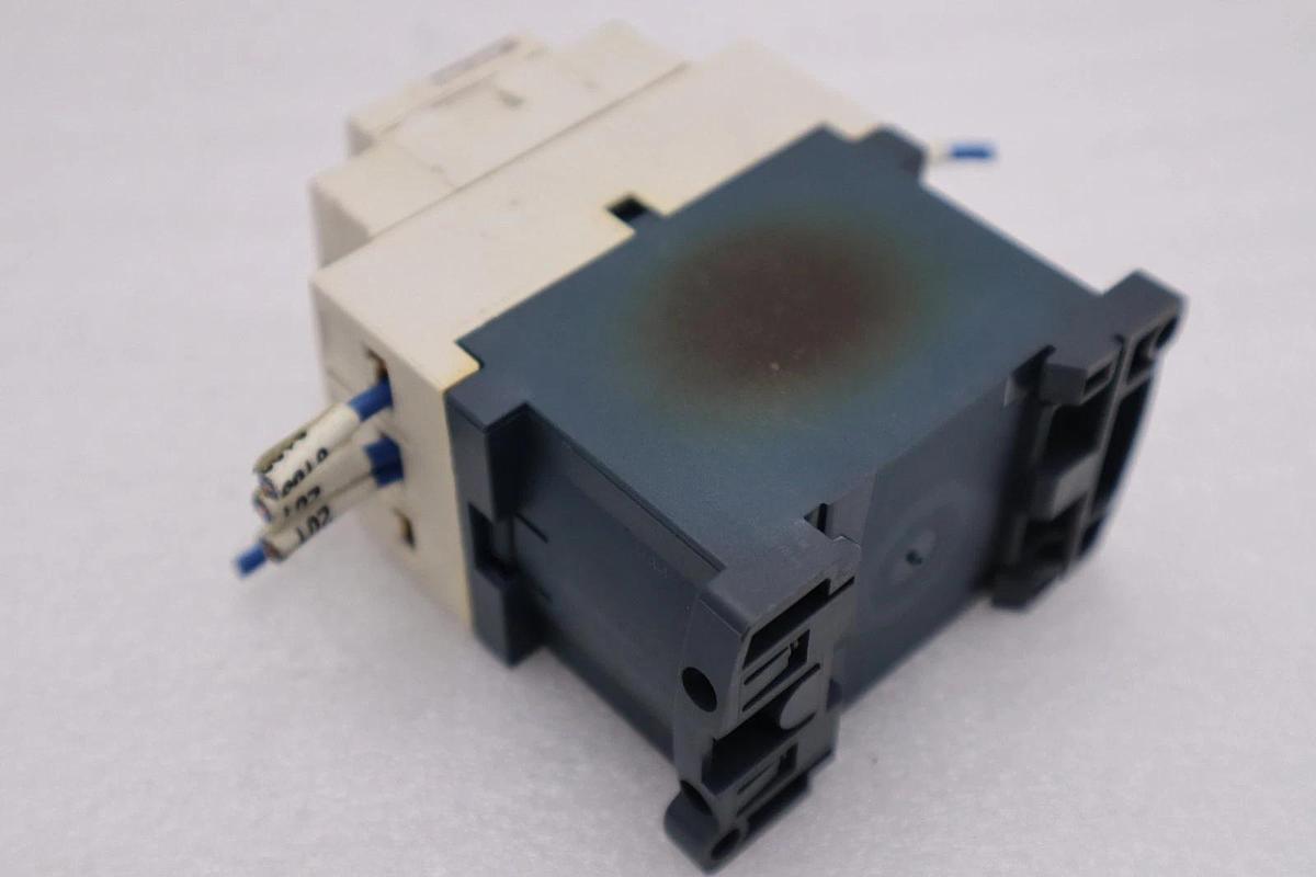 Used Schneider Electric JIS C8201-5-1 Contactor STOCK H1544A