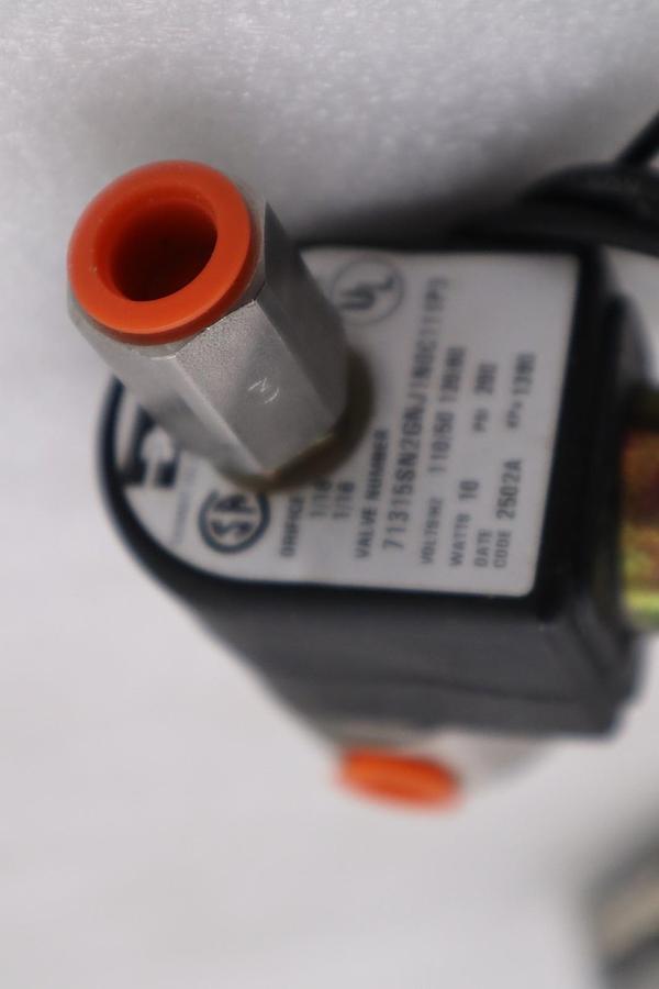 Used NEW IN BOX PARKER 71315SN2GNJ1N0C111P3 SOLENOID VALVE STOCK H531A