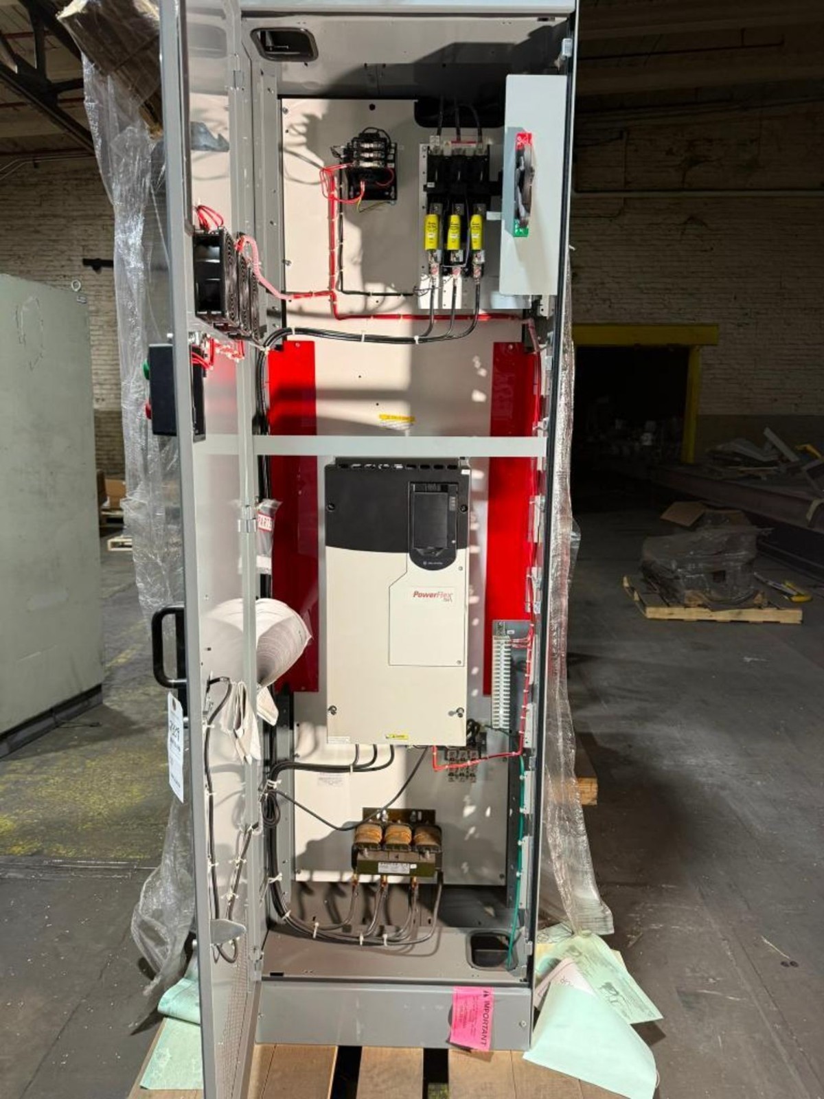 Used NEW ALLEN-BRADLEY MCC ENCLOSURE W/ 60HP POWERFLEX 755 DRIVE 20G1ANE063AN0NNNNN