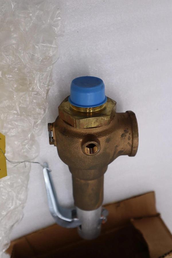 NEW OPEN BOX CONBRACO VALVE 19-KFEA-125 Industries SET 125 STOCK H1051