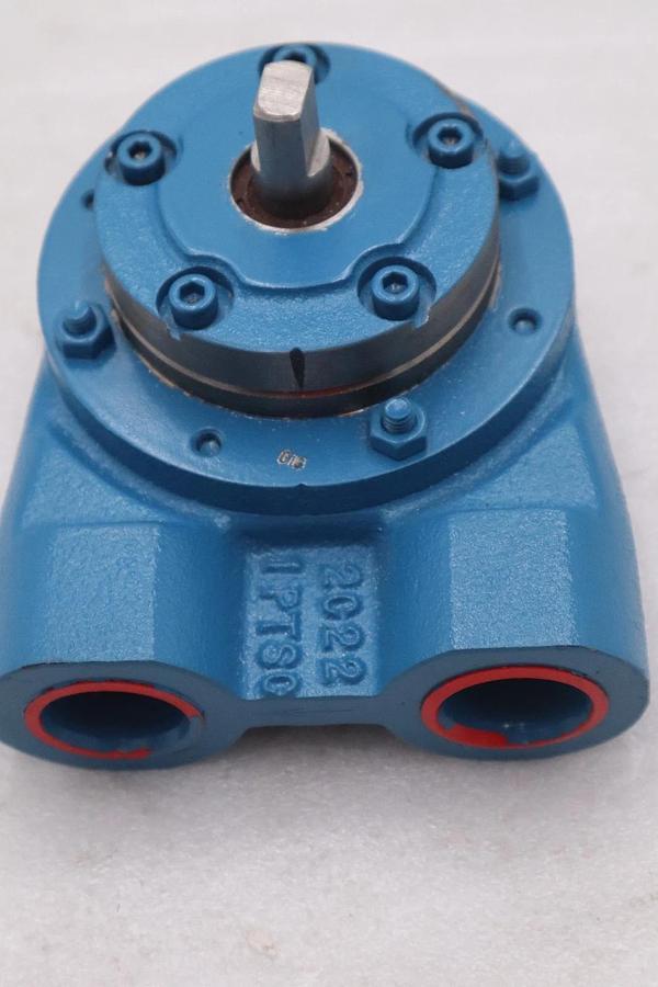 Tuthill Pump 2C2F-C-A-7 Cast Iron Rotary Gear Pump New No Box Stock 1527A