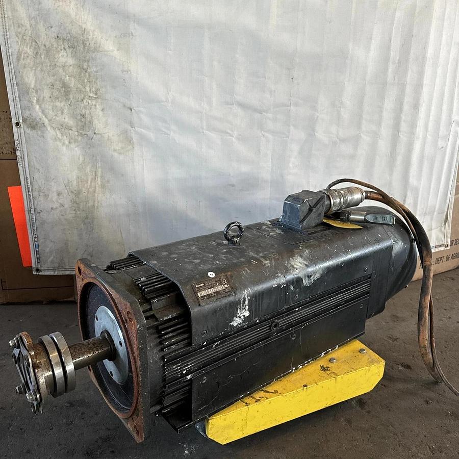 Used Rexroth R911309391 Servo Induction Motor MAD130D-0100-SA-S0-BQ1-35-N1 #HP107