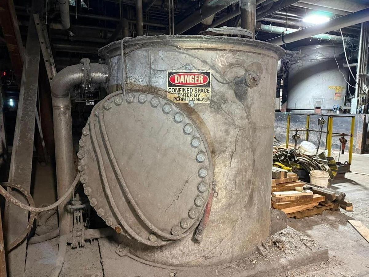 Used 1,500 GALLON 76" X 76" (96" WIDE WITH FLANGES) STAINLESS TANK 304L STAINLESS