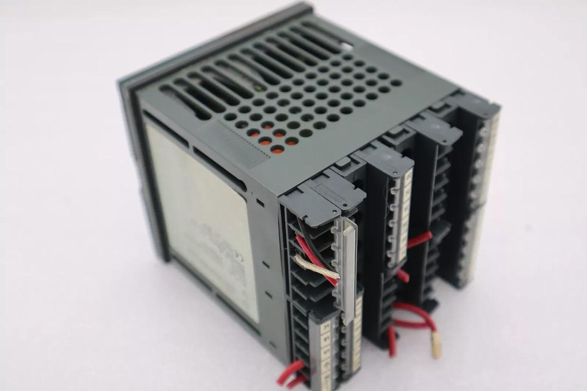 Used EUROTHERM 2204E TEMPERATURE CONTROLLER 2204E/VC/VH/RU/RW/XX/XX... STOCK K-396-D