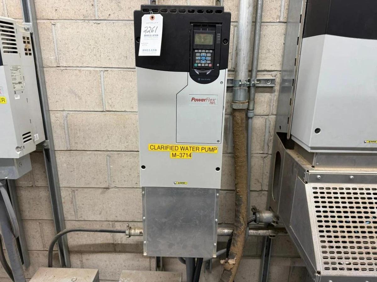 Used 100 HP ALLEN BRADLEY POWERFLEX 755 DRIVE CAT. 20G1ANE099AN0NNNNN 600V