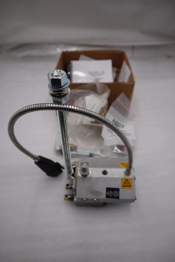 Used NEW Original Nordson 1057404 Gun SolidBlue S-4-LP-T 240 VOLTS 310 WATTS #H726A