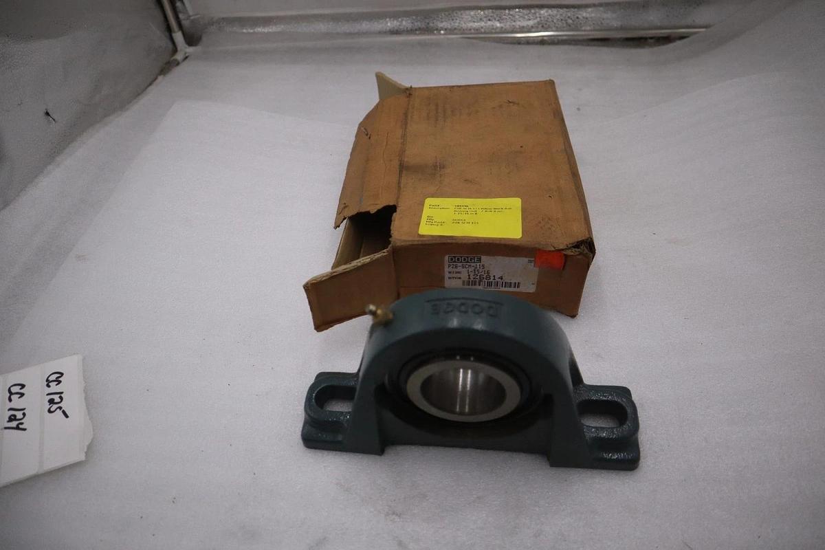 NEW OPEN BOX DODGE 126814 P2B-SCM-115 1 15/16" PILLOW BLOCK BEARING STK CC117